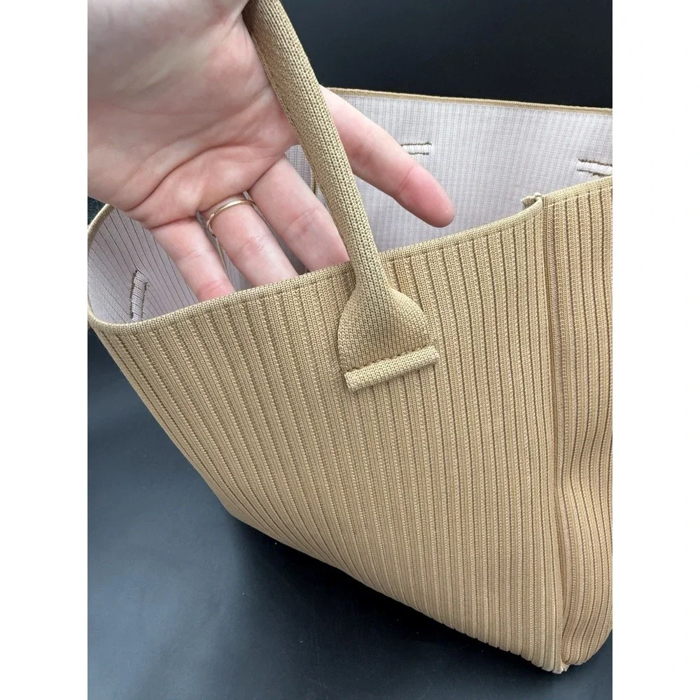 VIVAIA Maia The Essential Tote Bag Rib Knit W/ Pouch Khaki Brown Recycled 10L